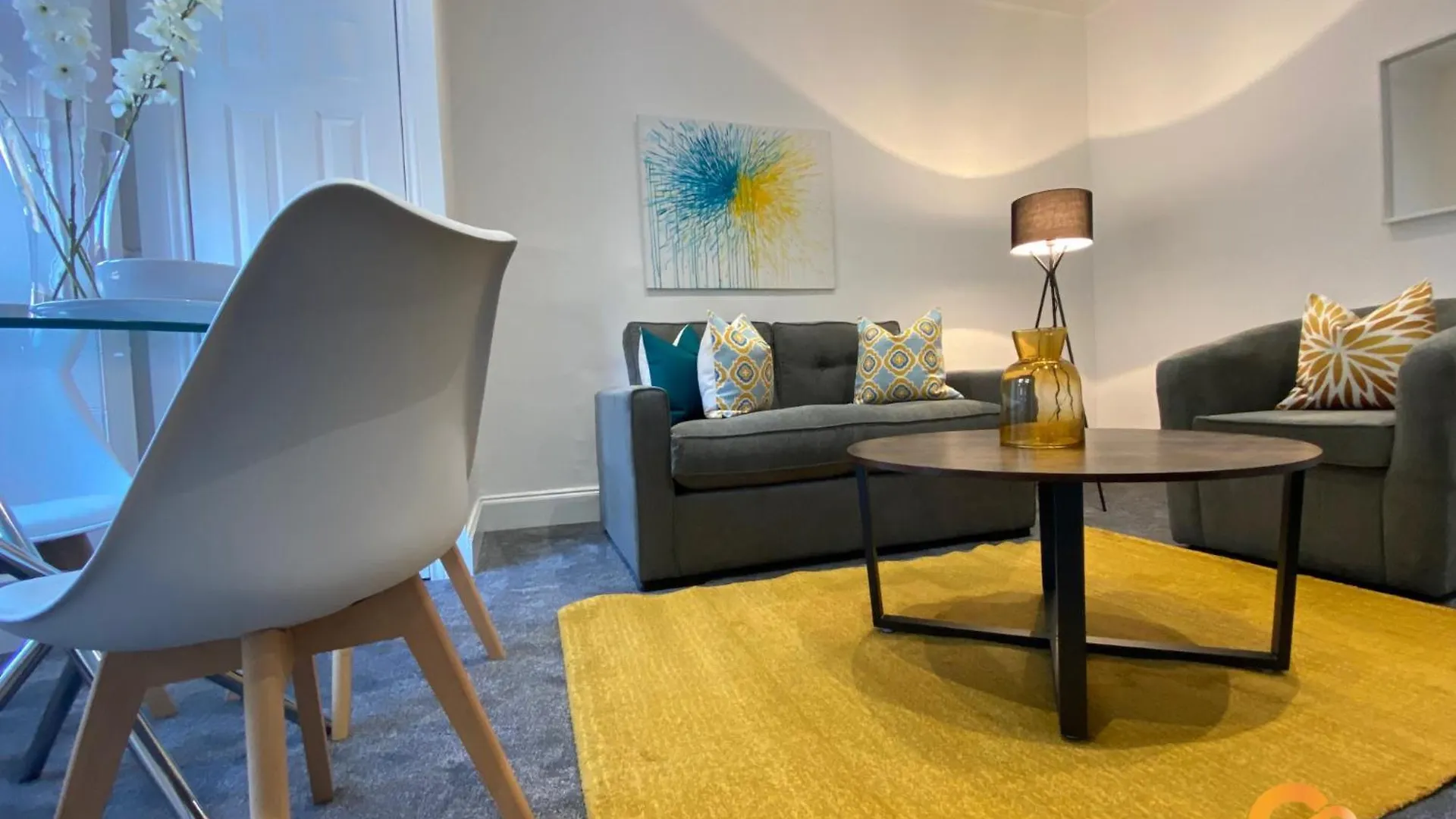 Central Serviced Apartments: Modern, Quiet Stay with Wi-Fi & Extended Options Dundee Apartment