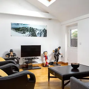 Curb - Fabulous Town House 5 Min Walk To Town Centre , Cheltenham United Kingdom